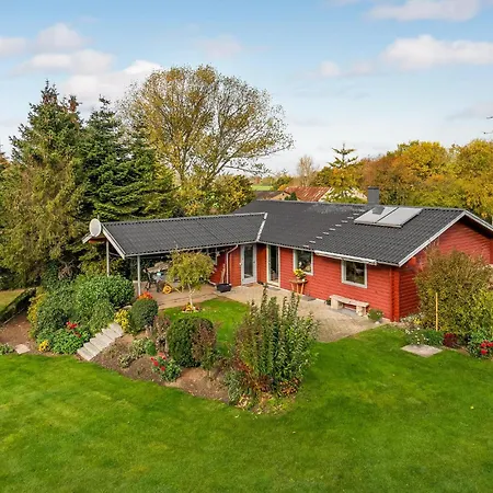 Two-bedroom In Rudkobing Spodsbjerg