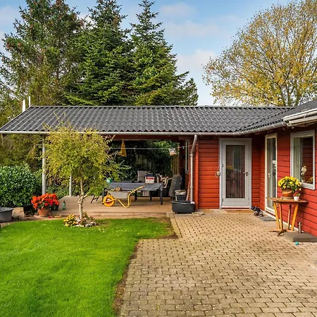 Two-bedroom In Rudkobing Spodsbjerg